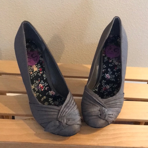 Rocket Dog Shoes - Rocket dog heel with small bow